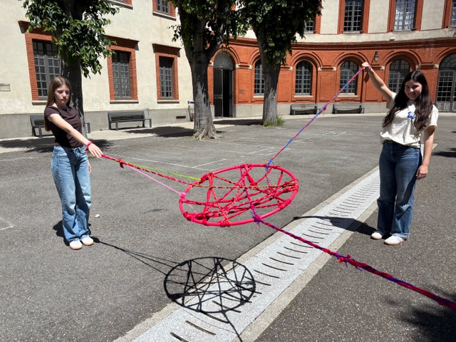 « Tisser les liens » : une résidence textile et citoyenne au collège Pierre de Fermat