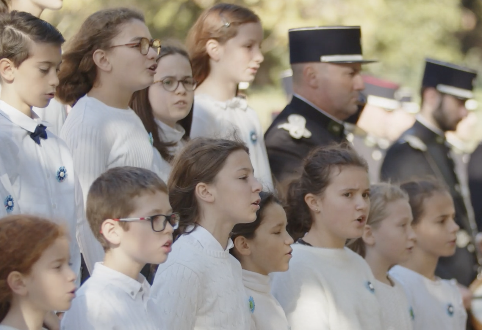 En terres étrangères image