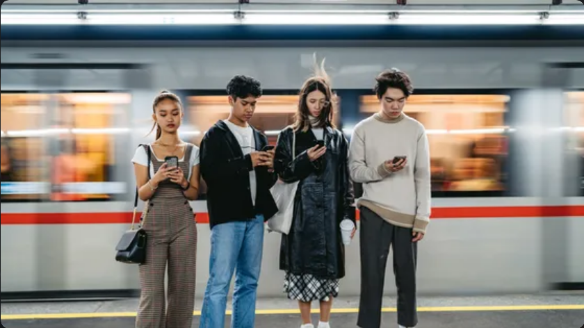Faut-il restreindre l’accès des adolescents aux réseaux sociaux ?