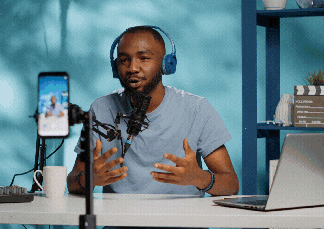 Former élèves à l’esprit critique face aux influenceurs