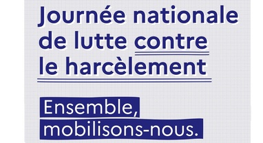 Journée nationale de lutte contre le harcèlement écrit en bleu sur fond clair